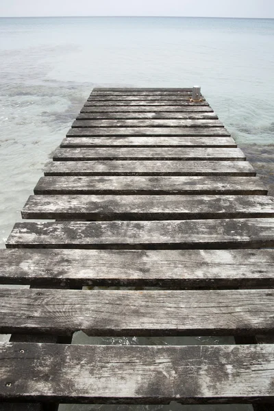 Molo e pontile, spiaggia Valencians, Formentera — Foto Stock