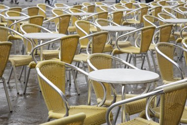 Cafe masa ve sandalyeler San Marcos - St Marks Meydanı, Venedik