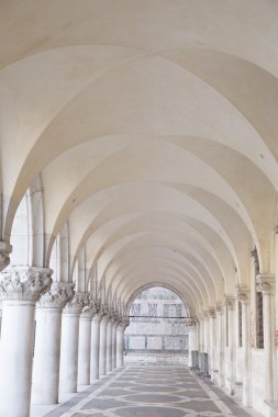 St Marks Meydanı içinde kemer; Venedik