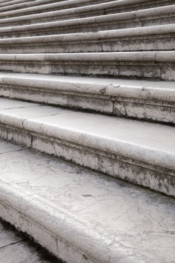 Basilica di Santa Maria della Salute Kilisesi, V önünde adımları