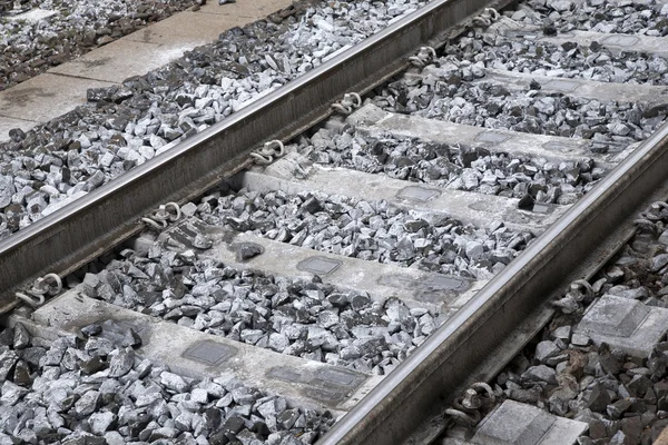 Υγρό σιδηρ.湿式鉄道トラック — Φωτογραφία Αρχείου