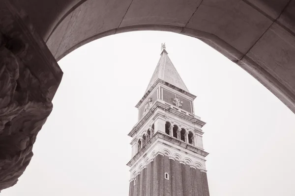 San Marcos Bell Tower - Campanile; Veneza; Itália — Fotografia de Stock