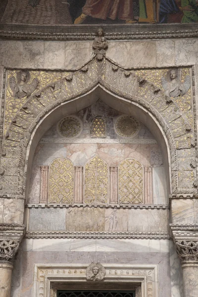 Detalhe da Fachada da Catedral de San Marcos, Veneza — Fotografia de Stock
