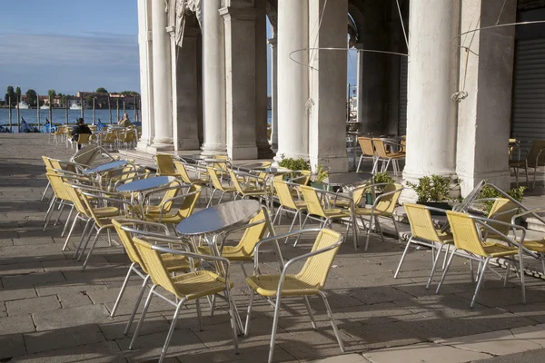 Mesa Café y Sillas en Plaza de San Marcos; Venecia —  Fotos de Stock