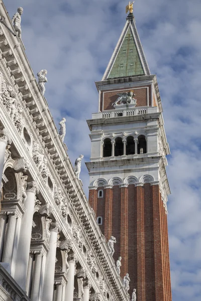 St značky Bell Tower - Campanile; Benátky — Stock fotografie