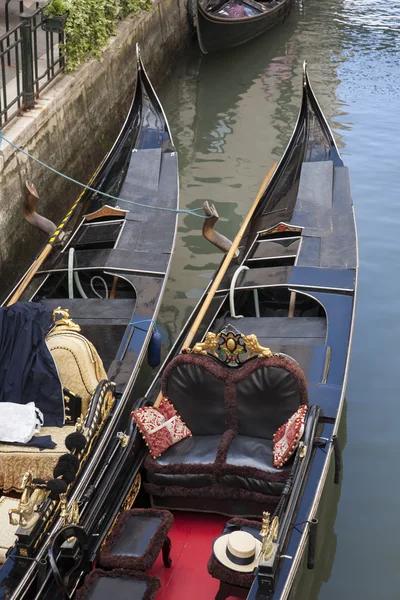 Gondola Boat on the Grand Canal, Venice — Stock Photo, Image