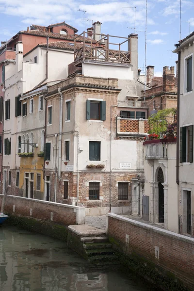 Calle Corner en Venecia —  Fotos de Stock