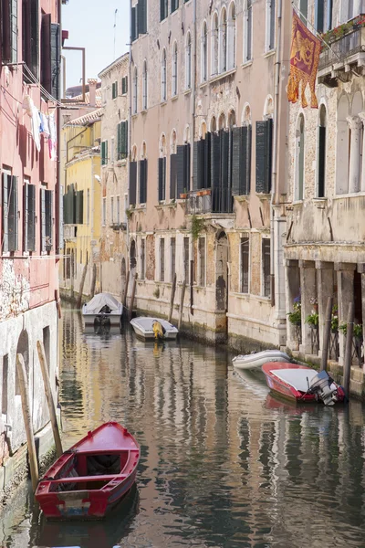 Canal et Bateaux à Venise — Photo