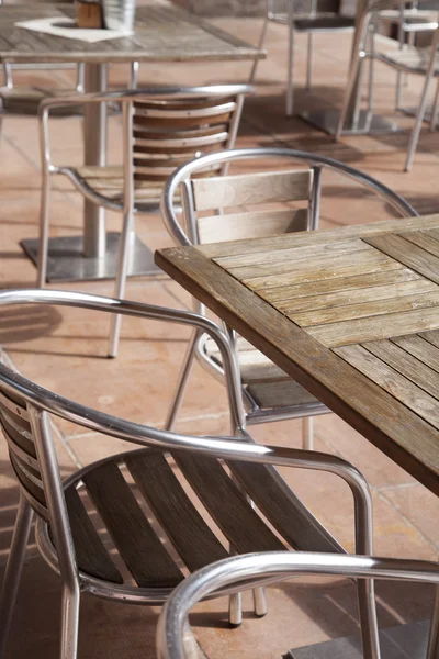 Cafe Tisch und Stühle — Stockfoto