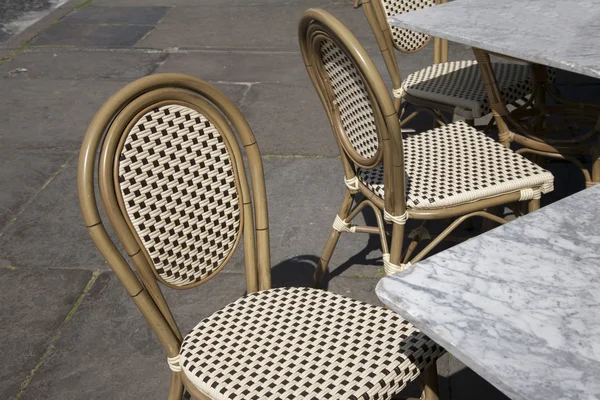 巴黎咖啡厅桌椅 — 图库照片