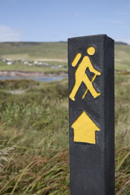 Sarı Hiking işareti