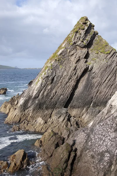 Rock w Dunquin, z którego portu, przy drogach Slea Head; Półwysep Dingle; Irlandia — Zdjęcie stockowe