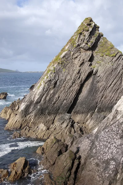 Rock i hamnen i Dunquin, Slea Head; Dingle halvön; Irland — Stockfoto