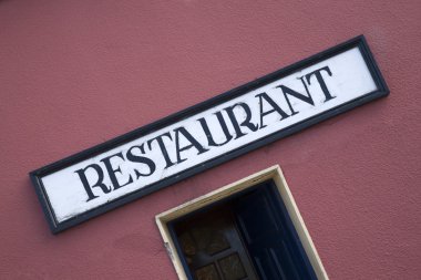 Siyah ve beyaz Restoran işareti