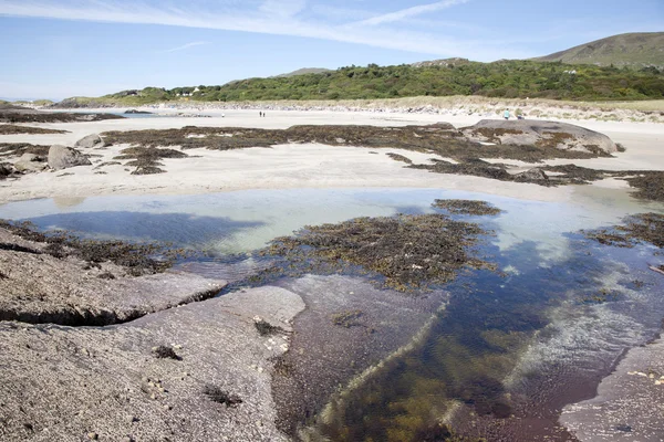 Piscina de roca, playa de la bahía de Derrymore; Waterville —  Fotos de Stock