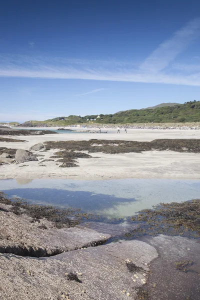 Piscina da rocha, praia da Baía de Derrymore; Waterville — Fotografia de Stock