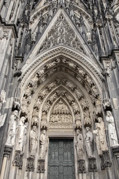 Gevel van de kathedraal van Keulen — Stockfoto