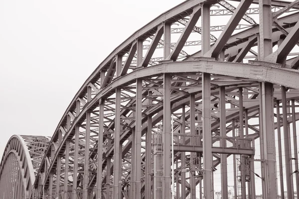 Hohenzollernbrucke demiryolu Köprüsü, Köln, Almanya — Stok fotoğraf