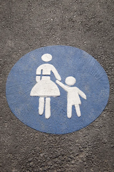 Fußgängerschild auf Betonoberfläche — Stockfoto