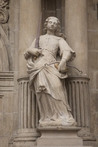 Scultura sulla facciata del municipio di Pamplona, Navarra — Foto Stock