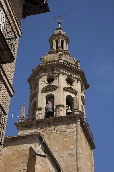 Pfarrkirche, puente de la reina, navarra — Stockfoto