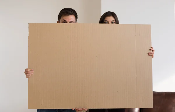 Couple moving in house — Stock Photo, Image