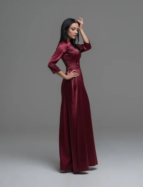 Sexy Frau im eleganten Kleid — Stockfoto