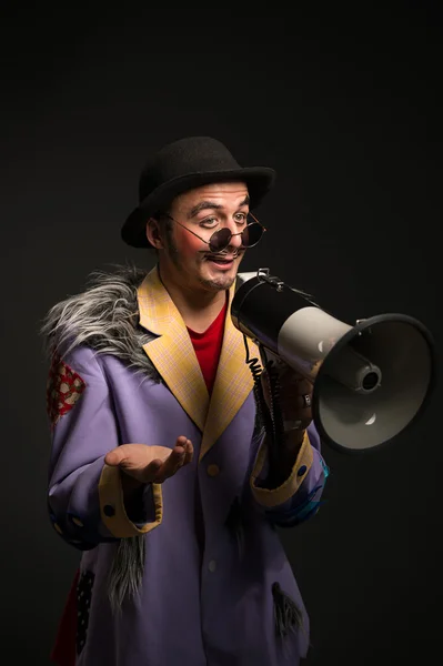 Clown urla contro il megafono — Foto Stock