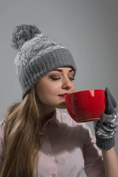 Woman in winter clothes — Stock Photo, Image