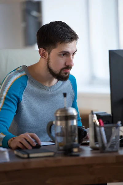 Affärsman på jobbet — Stockfoto