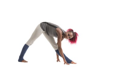 Yoga yapan bir kadın.