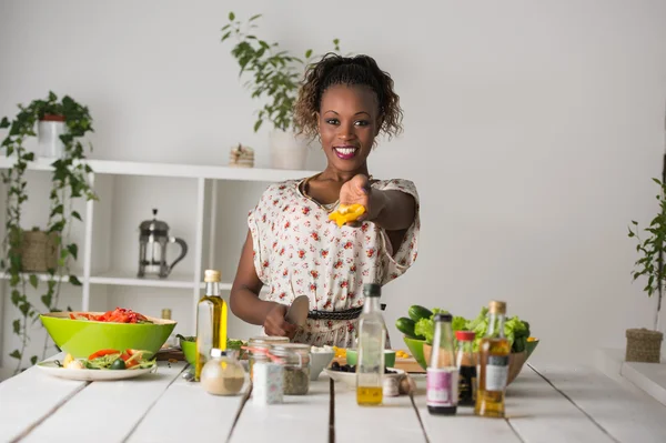 Woman Cooking Salad — Stock Photo, Image