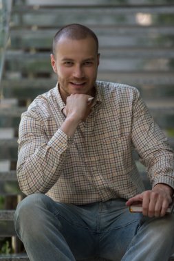 Yazılı defter üzerinde planlama iş adamı