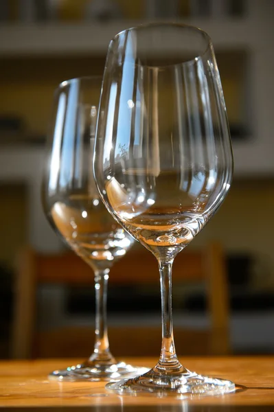 Copos de vinho vazios — Fotografia de Stock