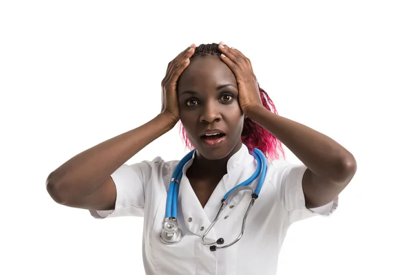 ショックを受けたアフリカ人女性医師 — ストック写真