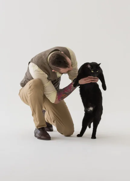 Pengantin pria modern dengan kucing — Stok Foto