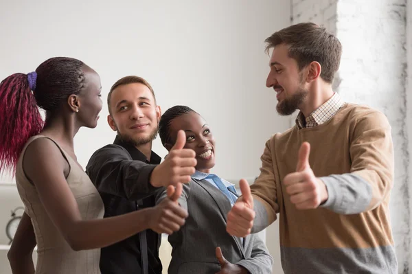 Fröhliche Unternehmensgruppe — Stockfoto