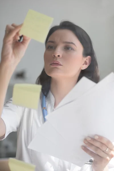 Doctor working at office — Stock Photo, Image
