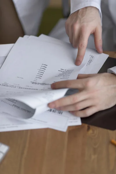 Doctor working with test results — Stock Photo, Image