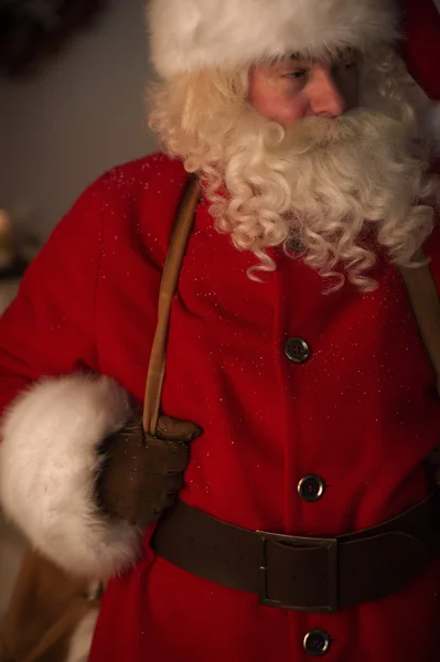 Santa Claus uitvoering zijn zak — Stockfoto