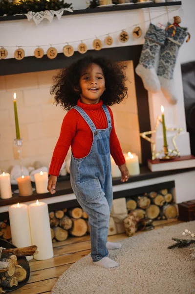 Menina Africano na época do Natal — Fotografia de Stock