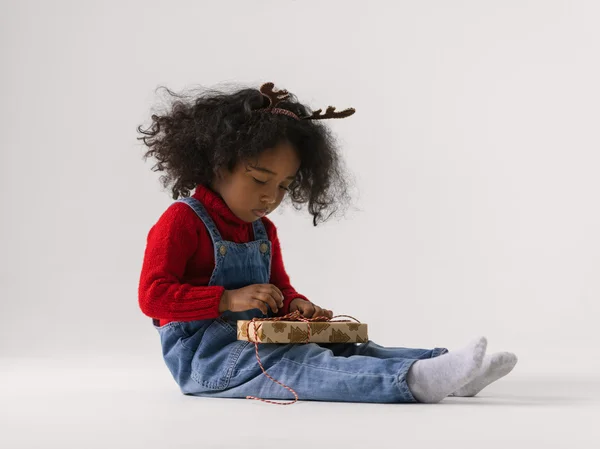 Little girl at Christmas time — Stock Photo, Image