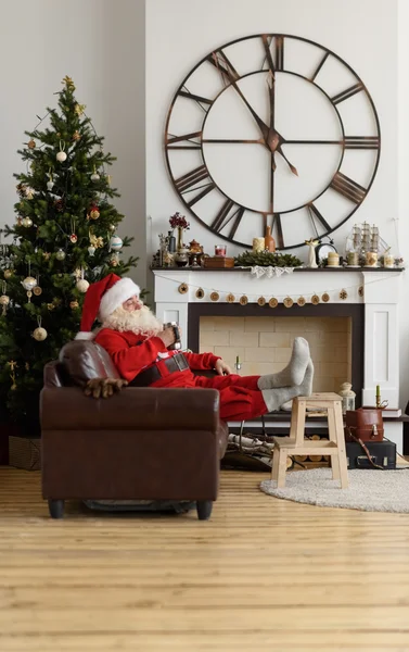 Санта Клаус вдома — стокове фото