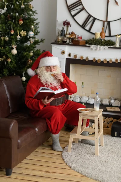 Papá Noel en casa — Foto de Stock