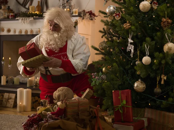Санта-Клаус дома — стоковое фото