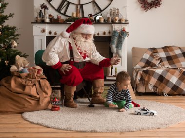 Noel Baba evde çocuk ile