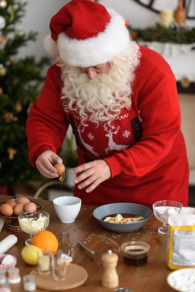 Santa Claus Cooking Christmas Cookies — Stock Photo, Image