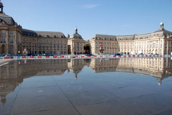 Fountain w: Place des Quinconces, Bordeaux — Zdjęcie stockowe