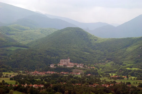 Saint-bertrand de comminges von oben gesehen — Stockfoto