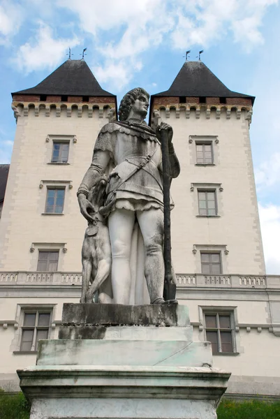 Chateau de Pau ve Gaston Febus heykel — Stok fotoğraf